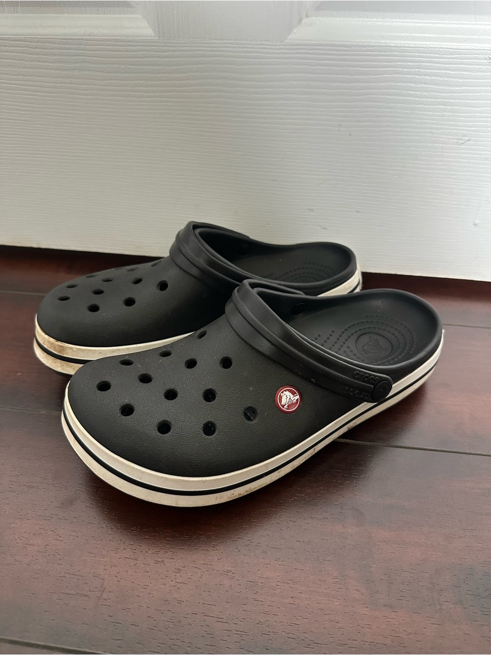 Size 10 Crocs Women’s Crocs and Clogs Black White Comfort Slip On Shoes - Picture 5 of 10